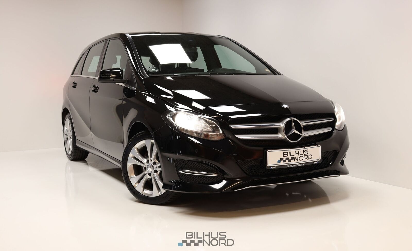 Sort Mercedes B200 d fra 2017