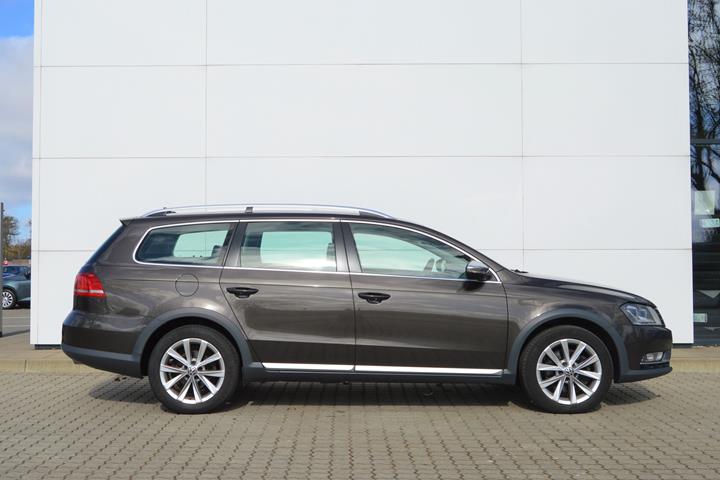 Brun VW Passat Alltrack fra 2012