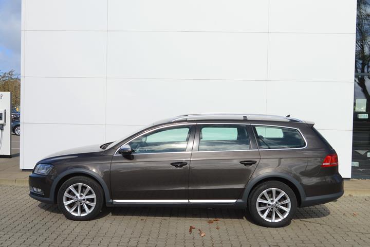 Brun VW Passat Alltrack fra 2012