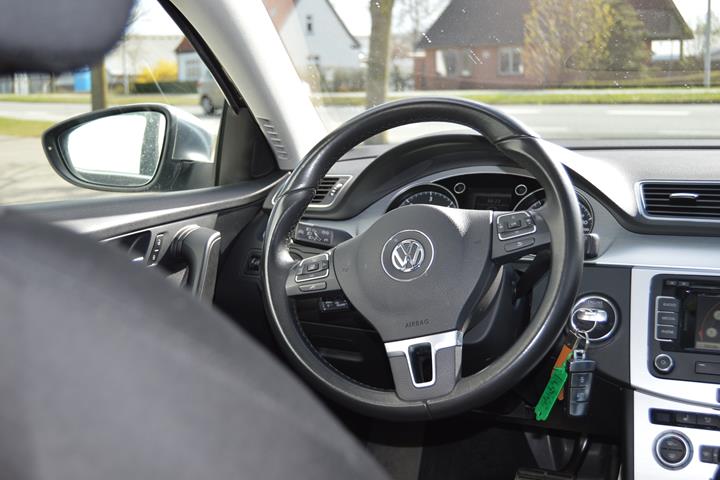 Brun VW Passat Alltrack fra 2012