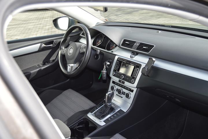 Brun VW Passat Alltrack fra 2012