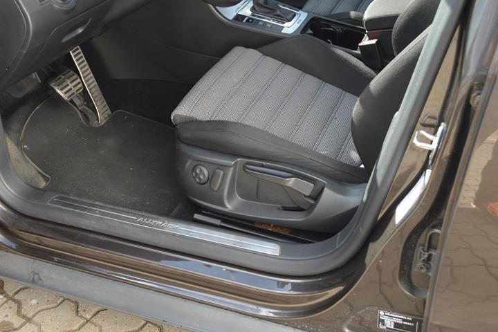 Brun VW Passat Alltrack fra 2012