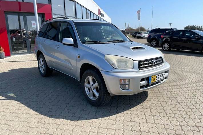 Sølv Toyota RAV4 fra 2002