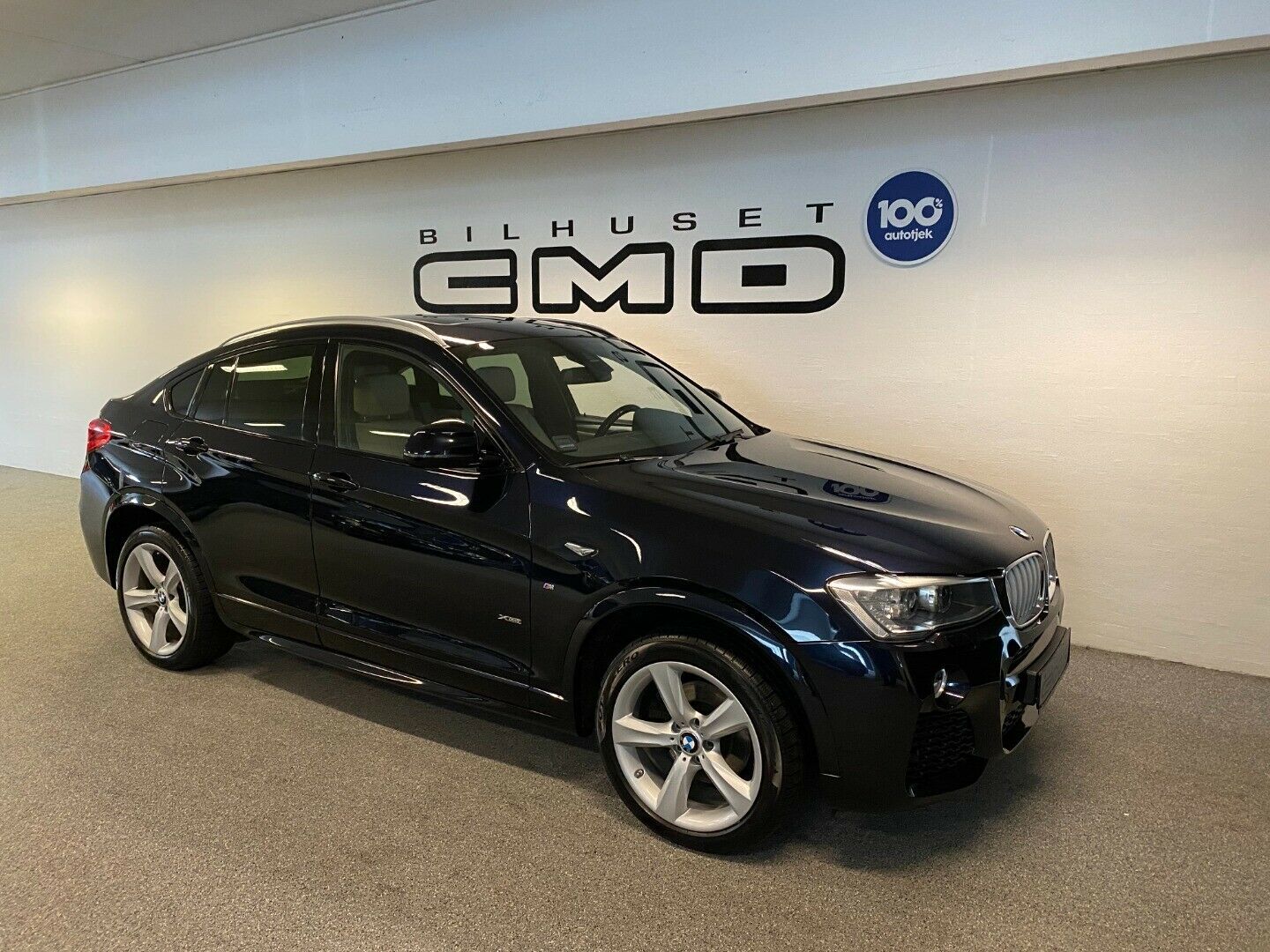 Grå BMW X4 fra 2016