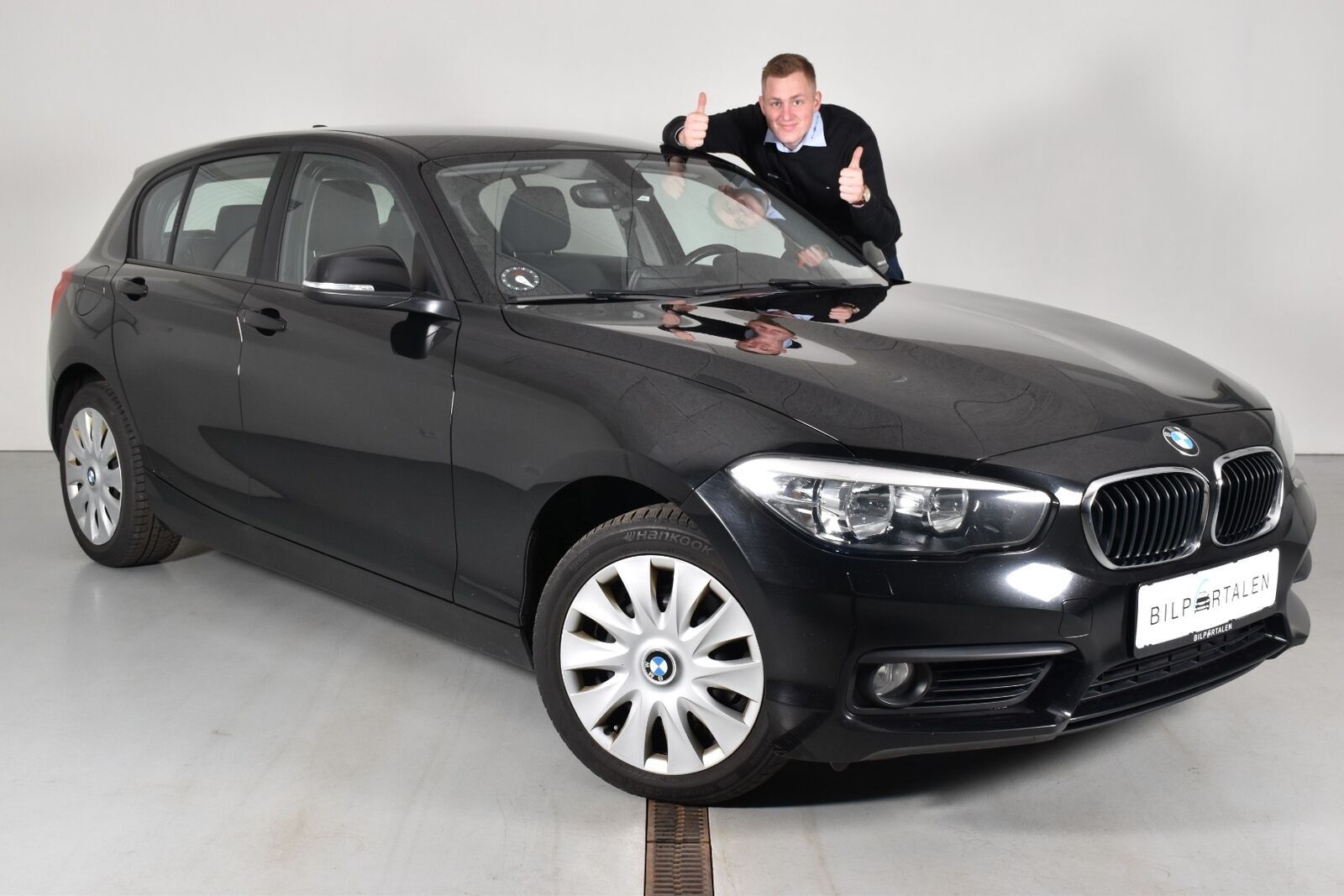 Sort BMW 118d fra 2017