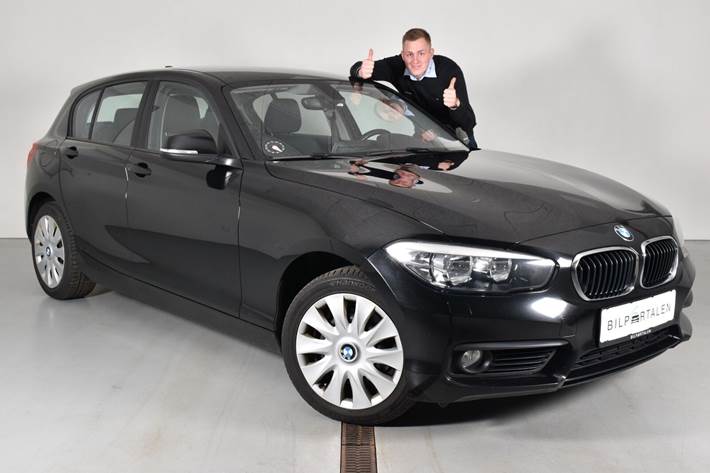 Sort BMW 118d fra 2017