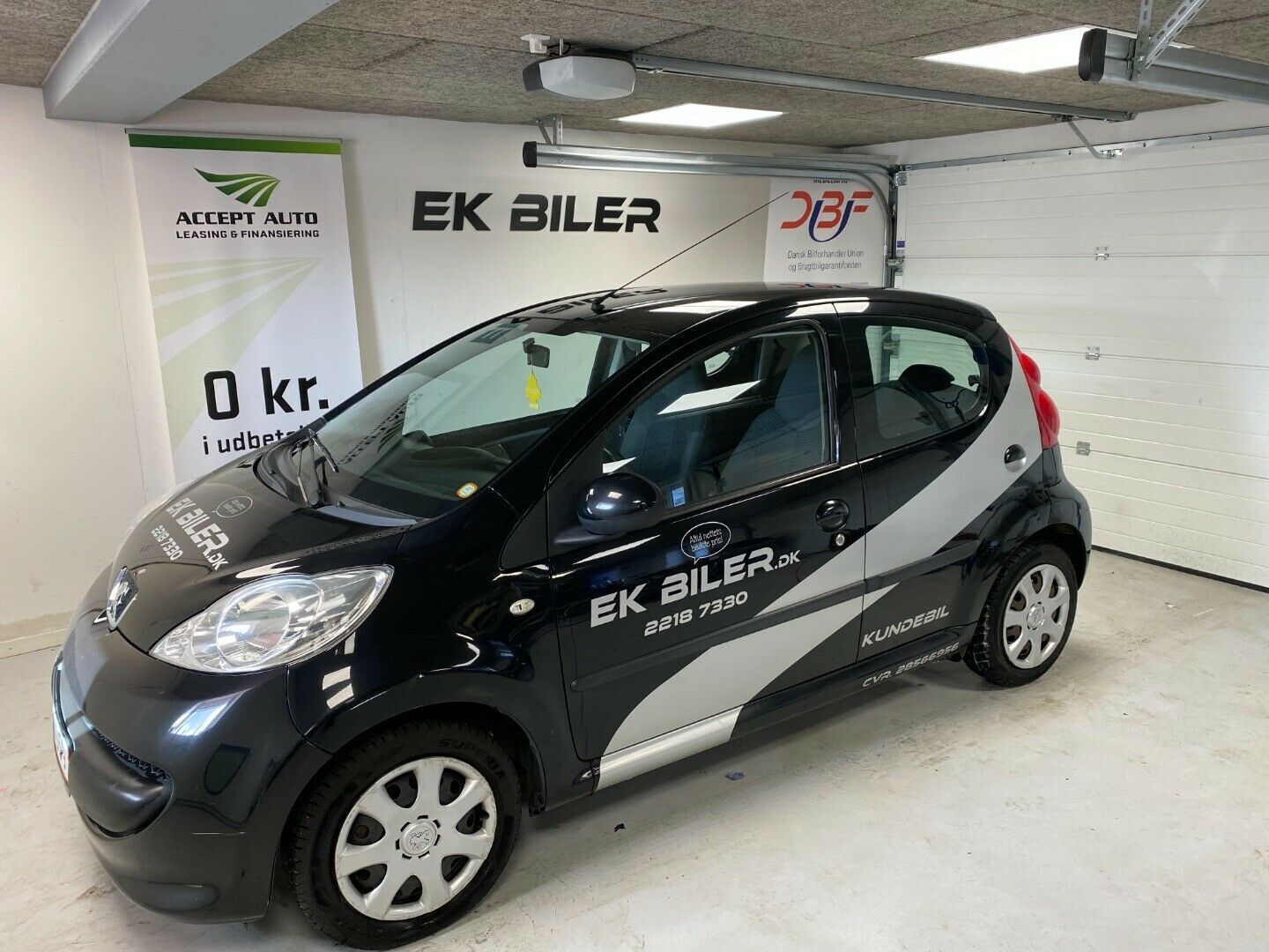 Grå Peugeot 107 fra 2009