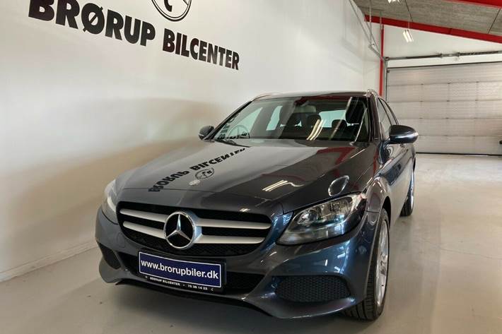 Grå Mercedes C220 fra 2015