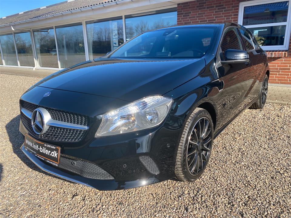 Sort Mercedes A180 d fra 2016