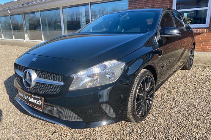 Sort Mercedes A180 d fra 2016