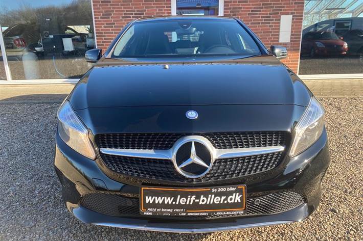 Sort Mercedes A180 d fra 2016