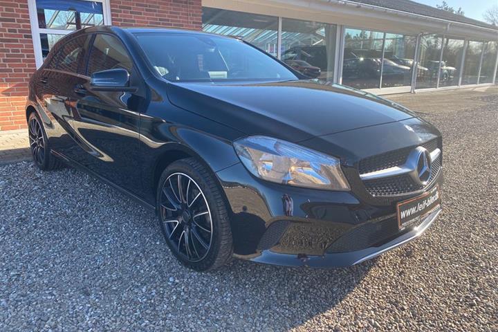 Sort Mercedes A180 d fra 2016