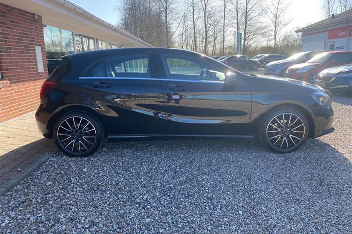 Sort Mercedes A180 d fra 2016