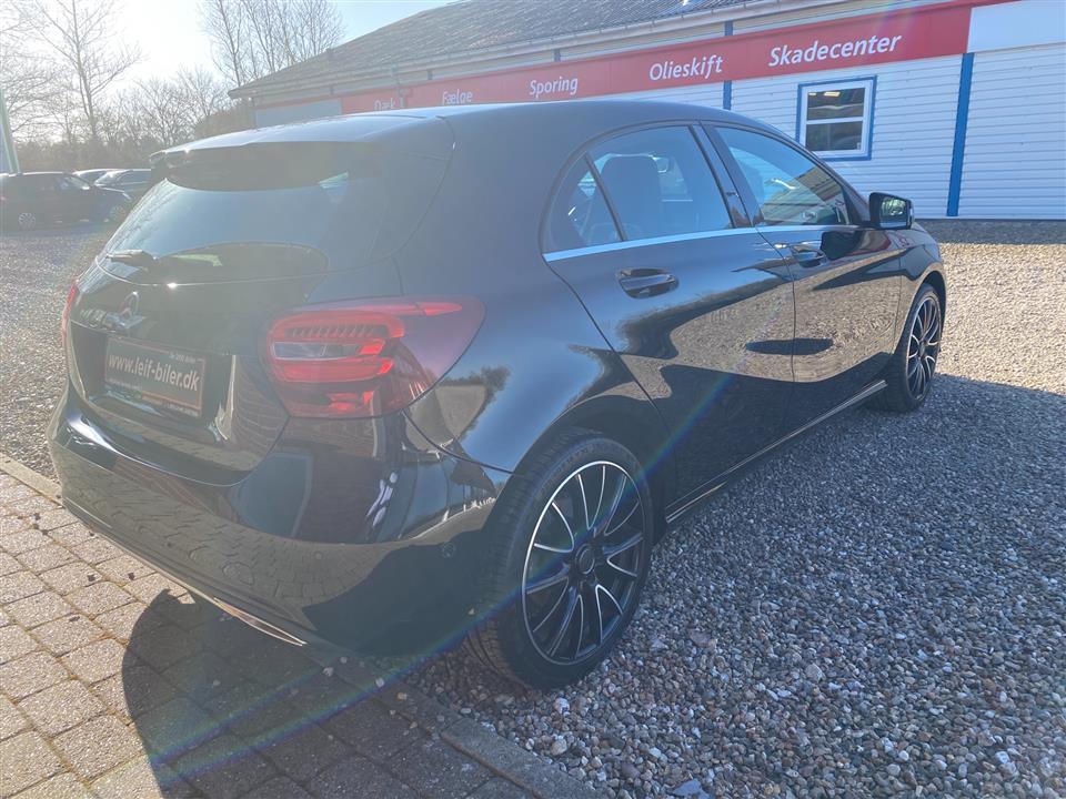 Sort Mercedes A180 d fra 2016