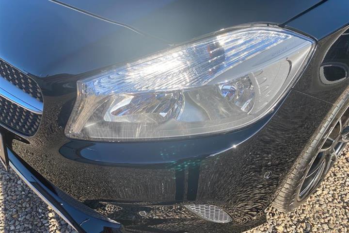 Sort Mercedes A180 d fra 2016