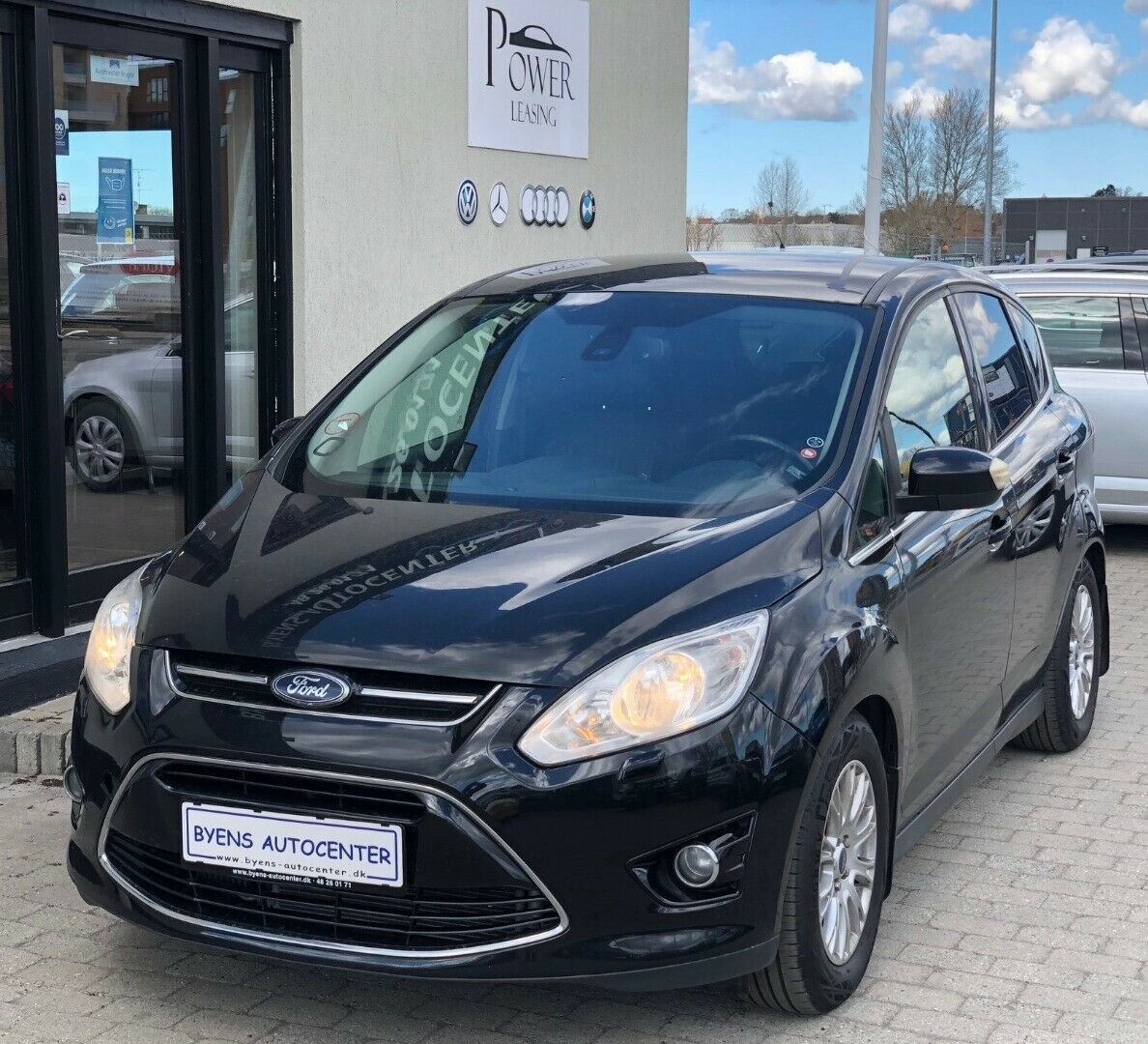 Grå Ford C-MAX fra 2011