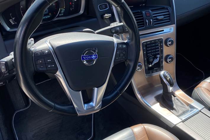 Blå Volvo XC60 fra 2014