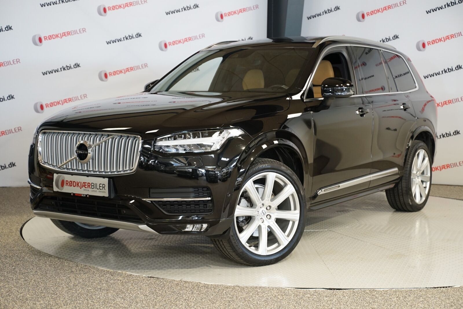 Grå Volvo XC90 fra 2016
