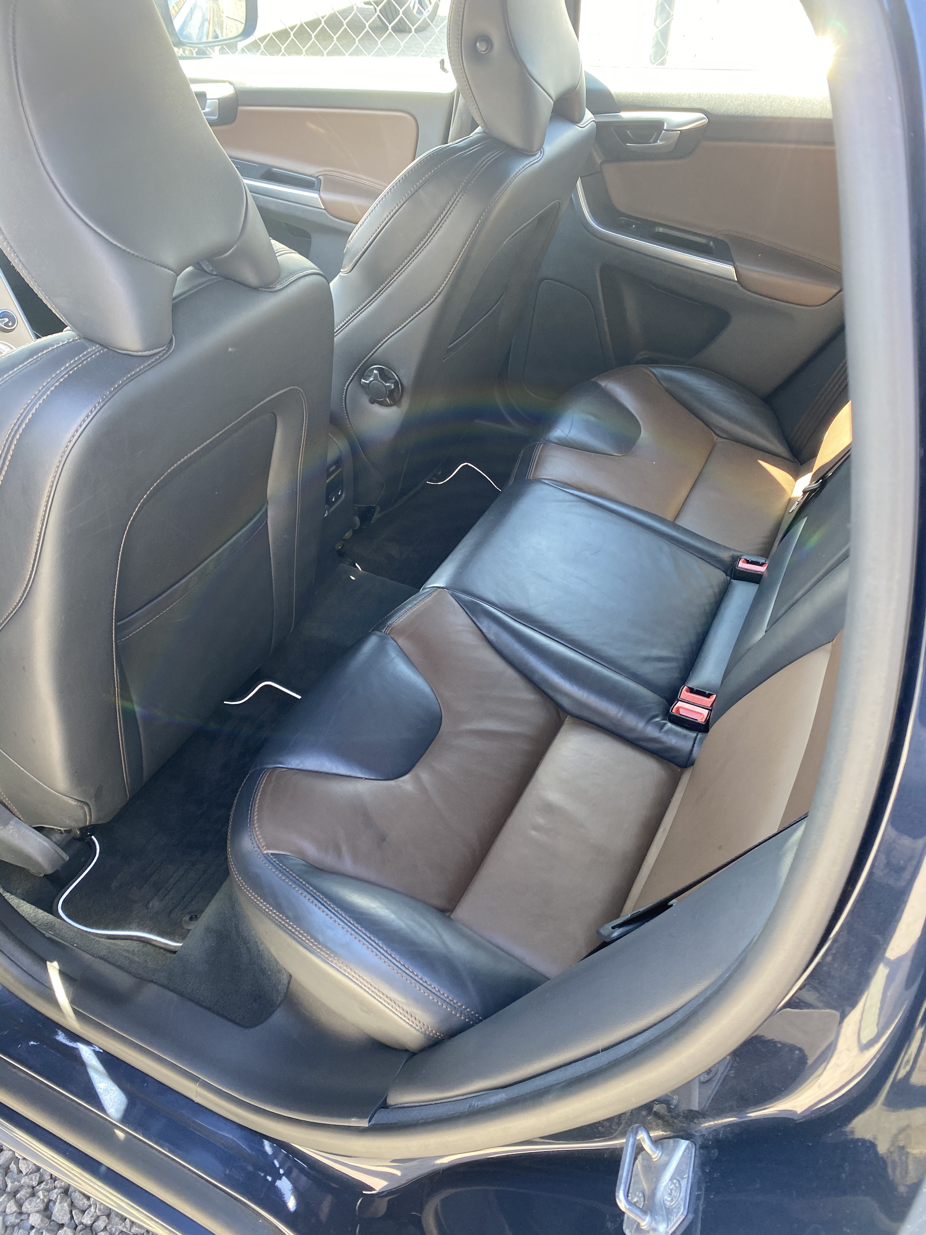 Blå Volvo XC60 fra 2014