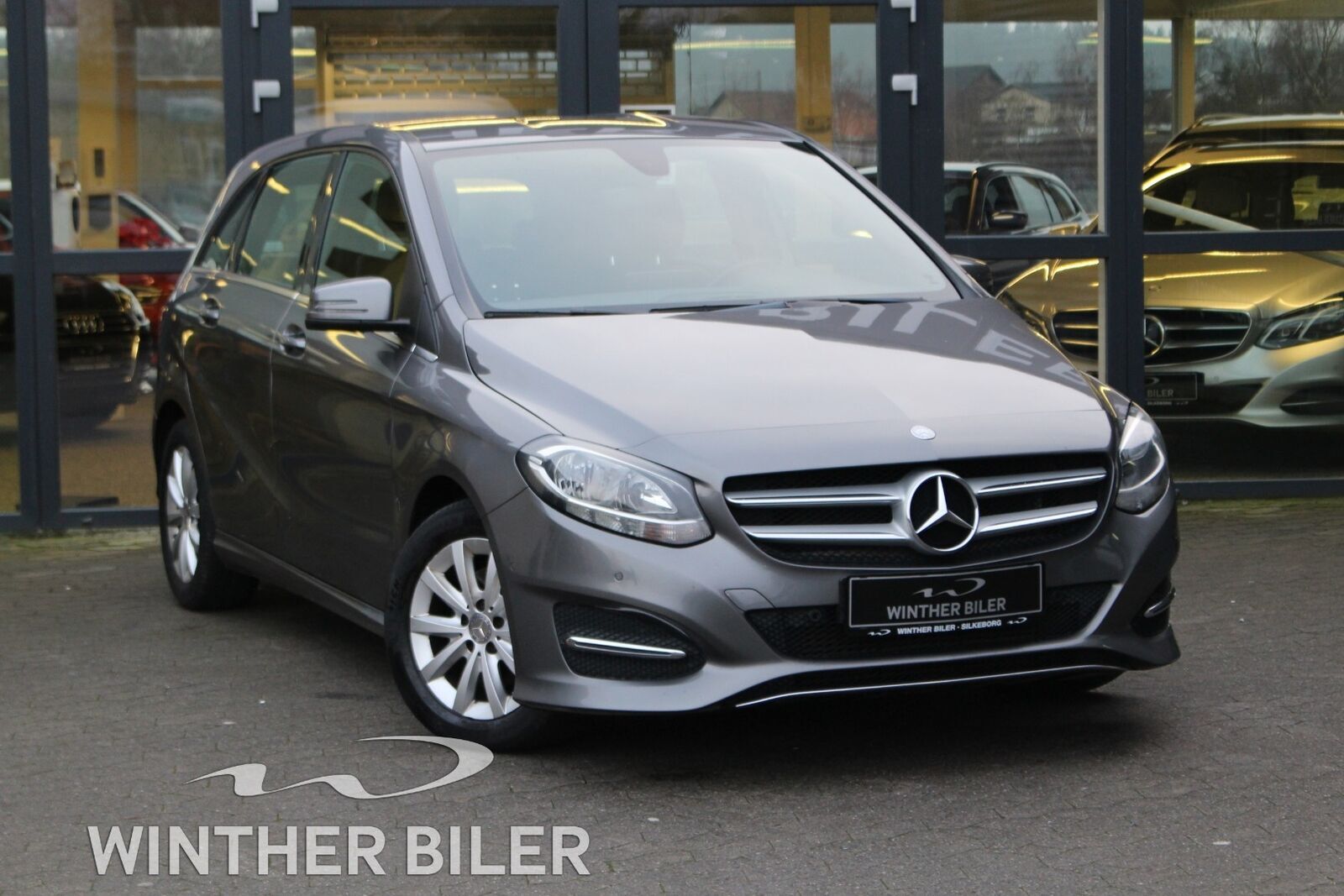 Grå Mercedes B200 d fra 2016