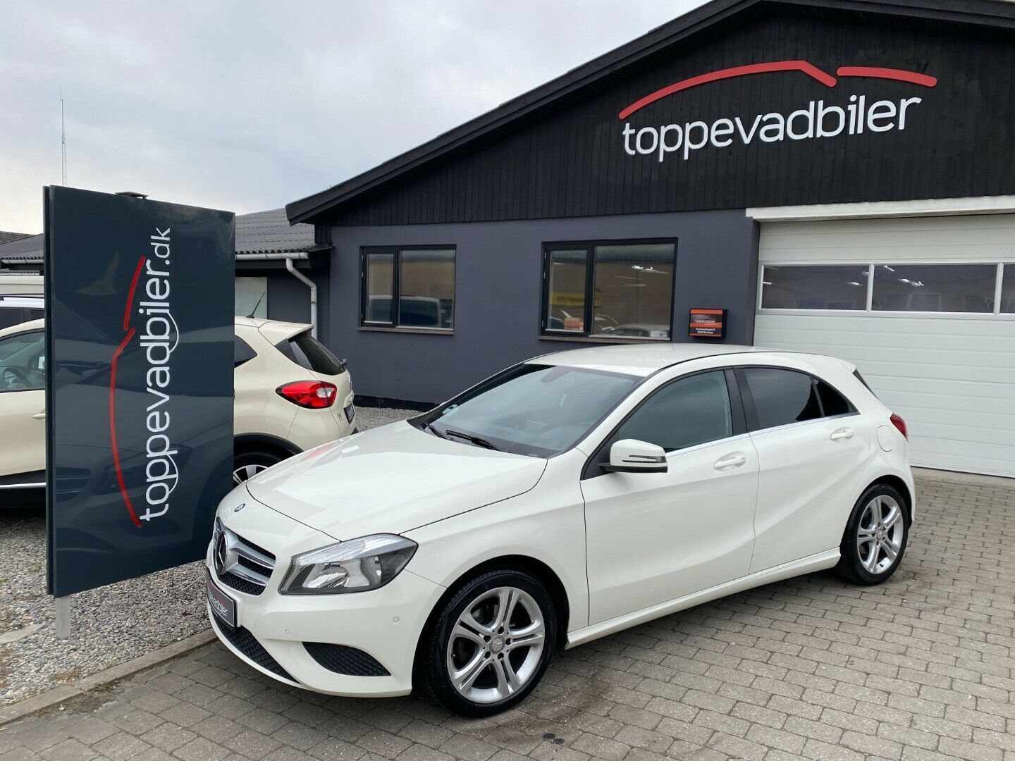 Hvid Mercedes A180 fra 2015