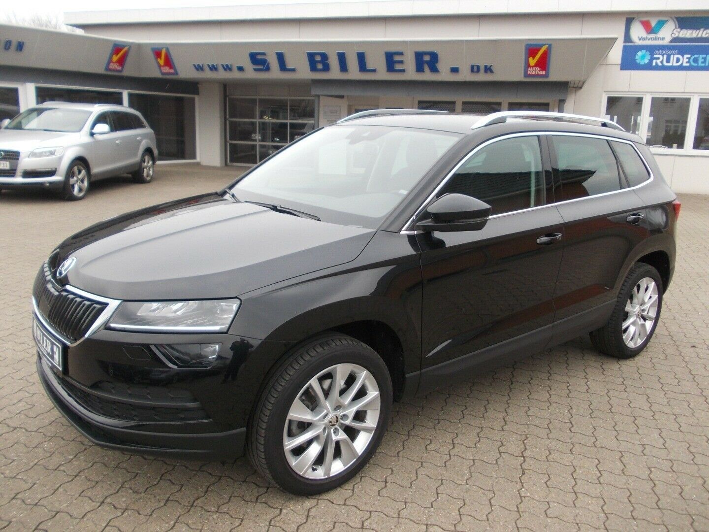 Grå Skoda Karoq fra 2018