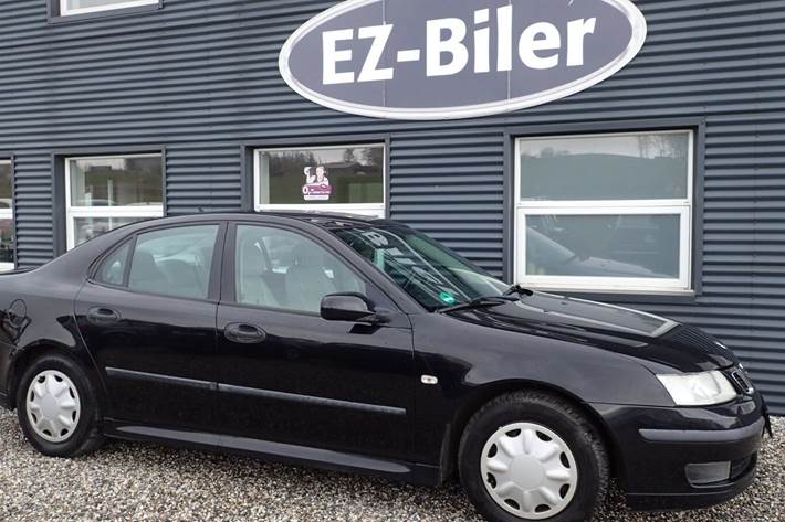 Grå Saab 9-3 fra 2006