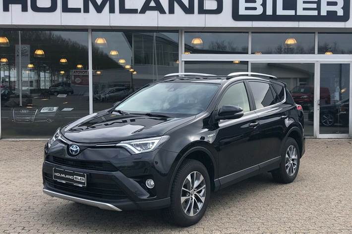 Grå Toyota RAV4 fra 2016