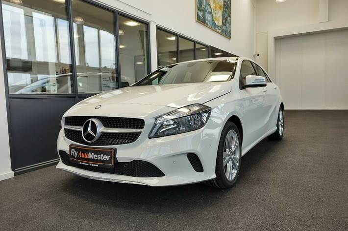 Hvid Mercedes A180 d fra 2016