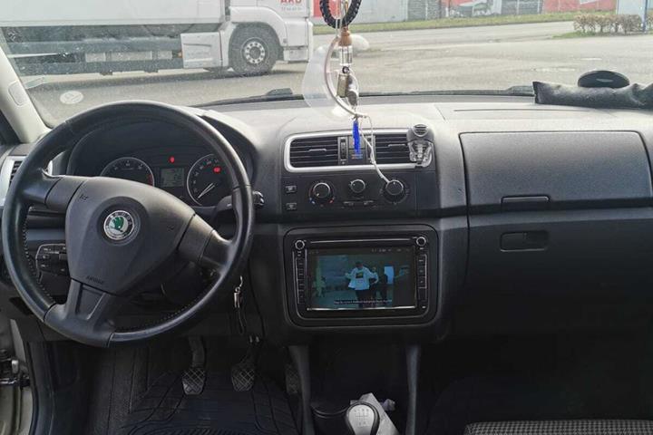 Grå Skoda Roomster fra 2007