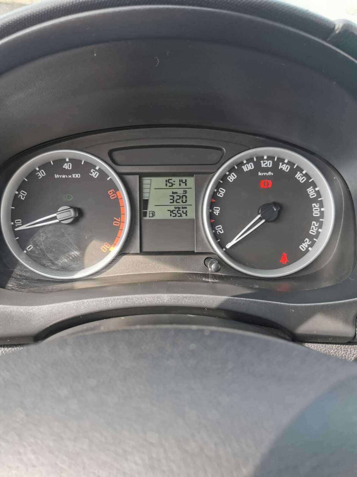 Grå Skoda Roomster fra 2007