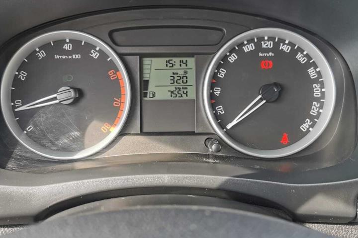 Grå Skoda Roomster fra 2007