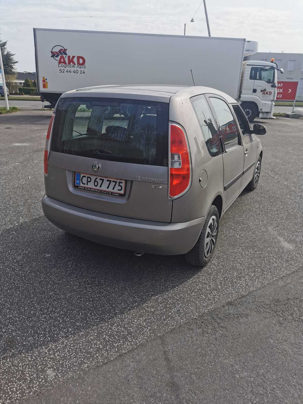 Grå Skoda Roomster fra 2007