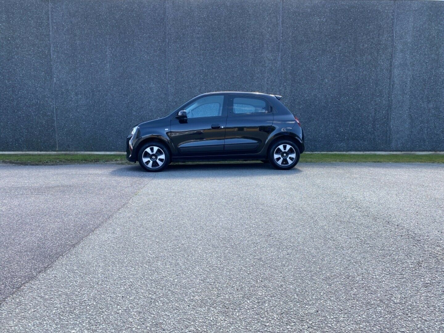 Grå Renault Twingo fra 2014