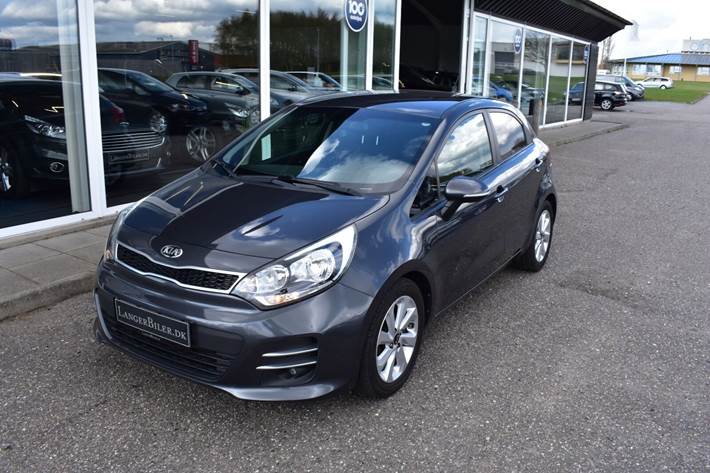 Grå Kia Rio fra 2016