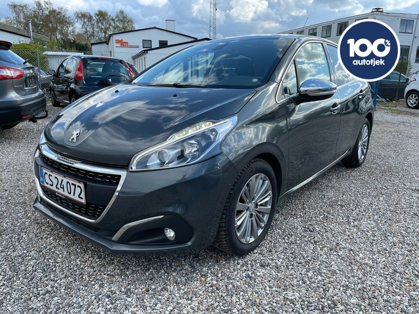 Grå Peugeot 208 fra 2017