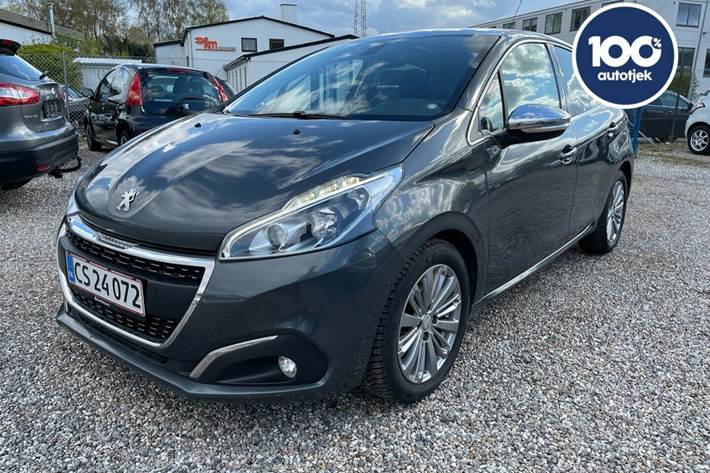 Grå Peugeot 208 fra 2017