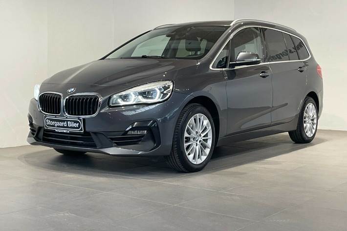 Grå BMW 216d fra 2018