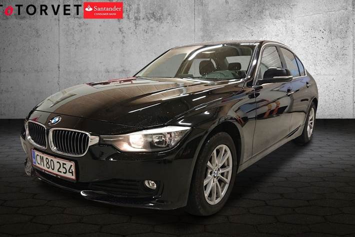 Grå BMW 320d fra 2015