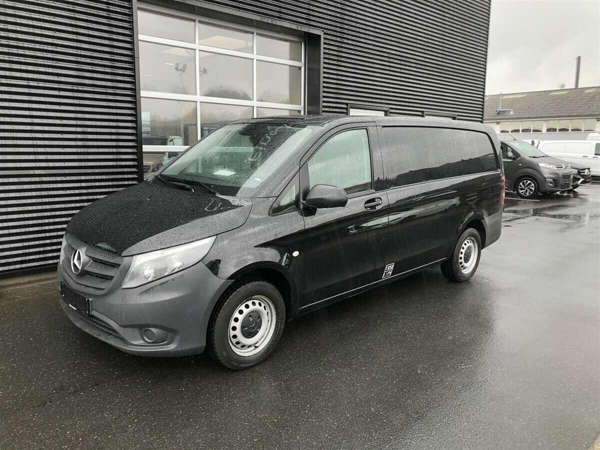 Sort Mercedes Vito 116 fra 2016