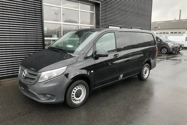 Sort Mercedes Vito 116 fra 2016