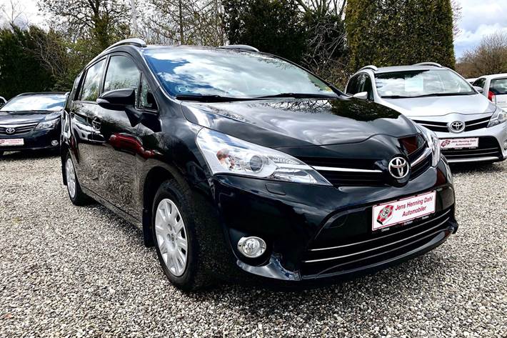 Sort Toyota Verso fra 2013