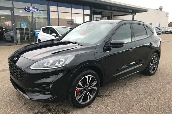 Grå Ford Kuga fra 2021