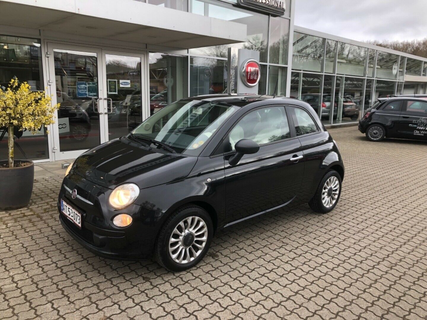 Grå Fiat 500 fra 2013