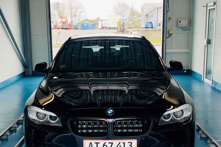 Sort BMW 535 fra 2011