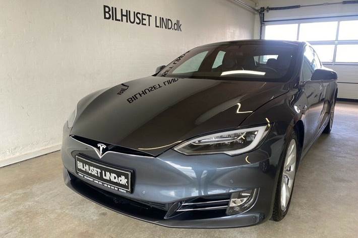 Grå Tesla Model S fra 2019