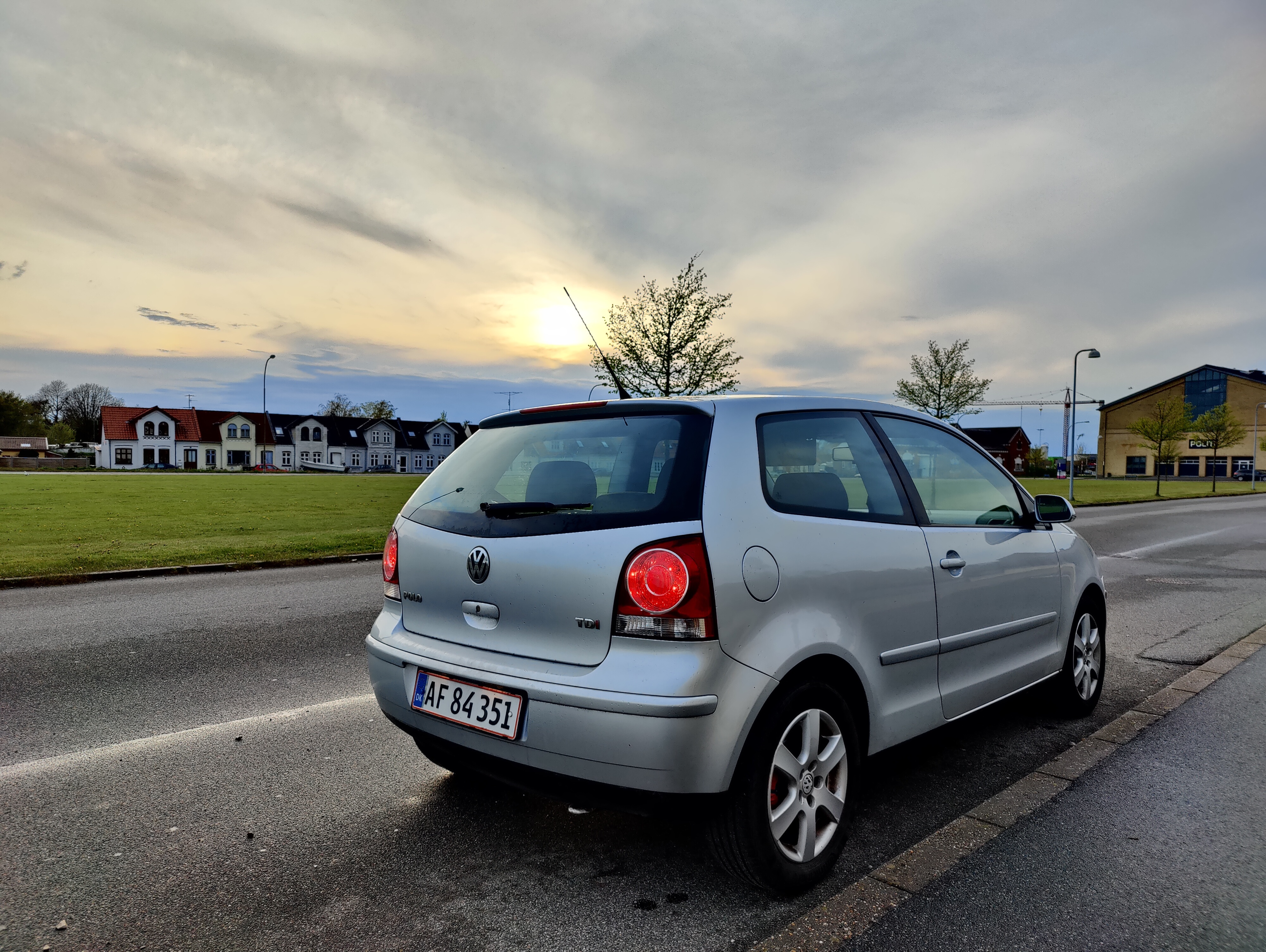 Grå VW Polo fra 2005