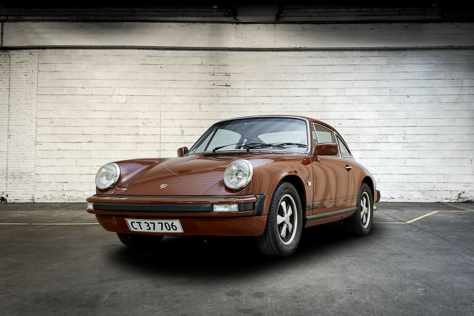 Brun Porsche 912 fra 1976