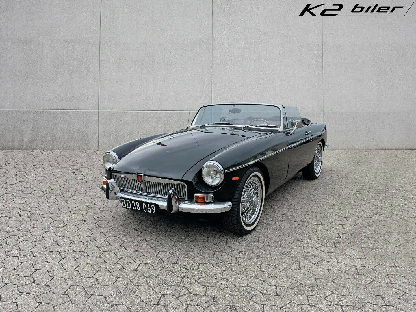 Sort MG B fra 1969