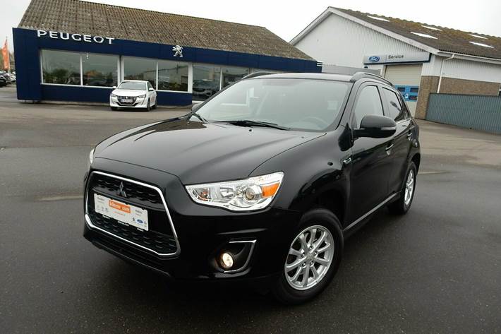 Grå Mitsubishi ASX fra 2015